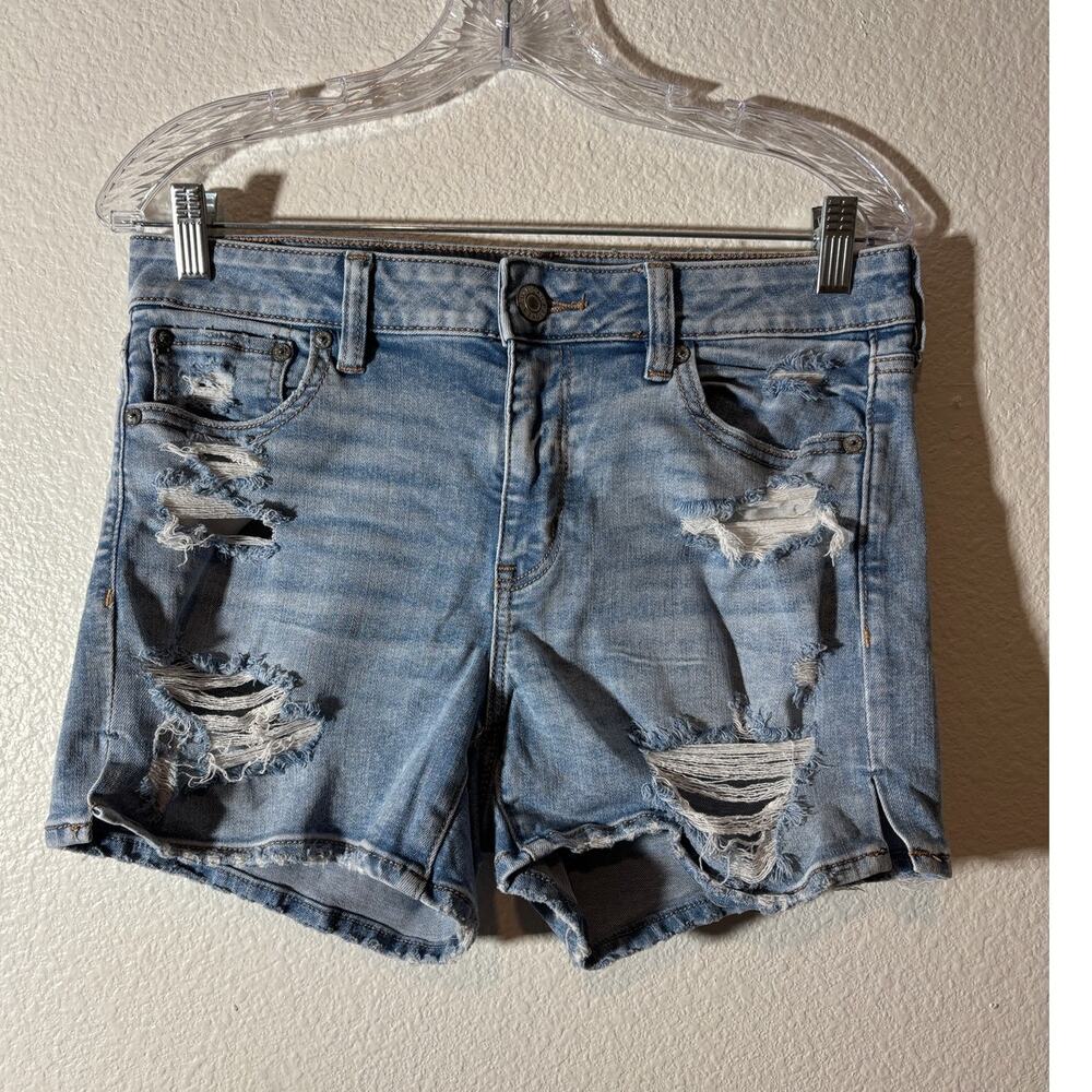 American Eagle Women's Size 10 Tomgirl Shortie Distressed Light Wash Jean Shorts
